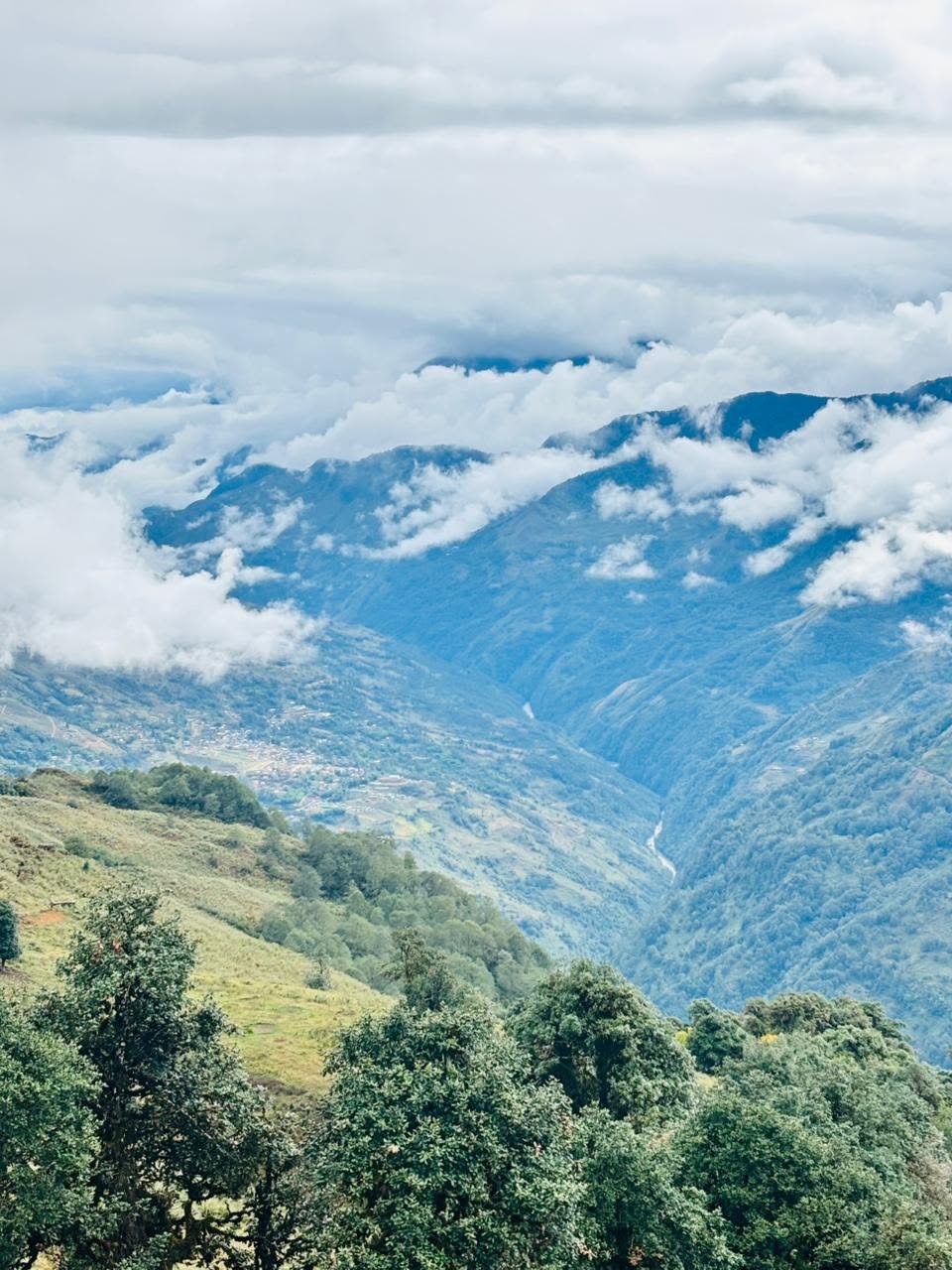 Into Manigong valley